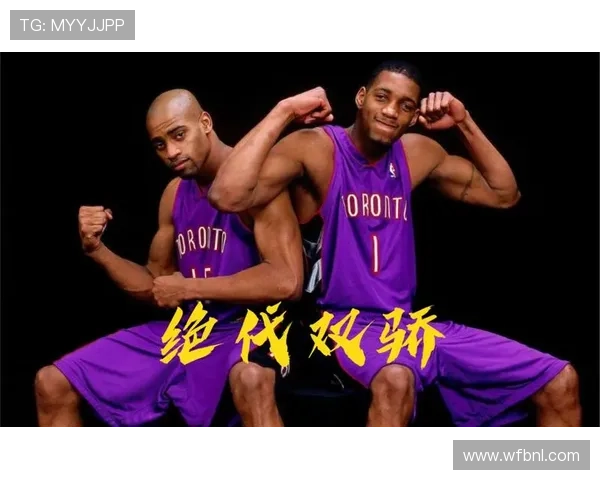 安东尼麦迪卡特三大篮球名宿聚首雷霆场边热烈寒暄互聊昔日辉煌时刻