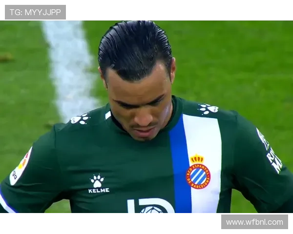 戴维进球因库普梅纳斯越位在先被判无效 错失关键时刻